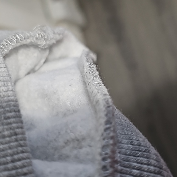 NWOT  SWEATER WITH WHEETACH LIPS - Picture 7 of 8